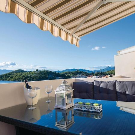 Awesome Apartment In Blace With House Sea View Eksteriør bilde