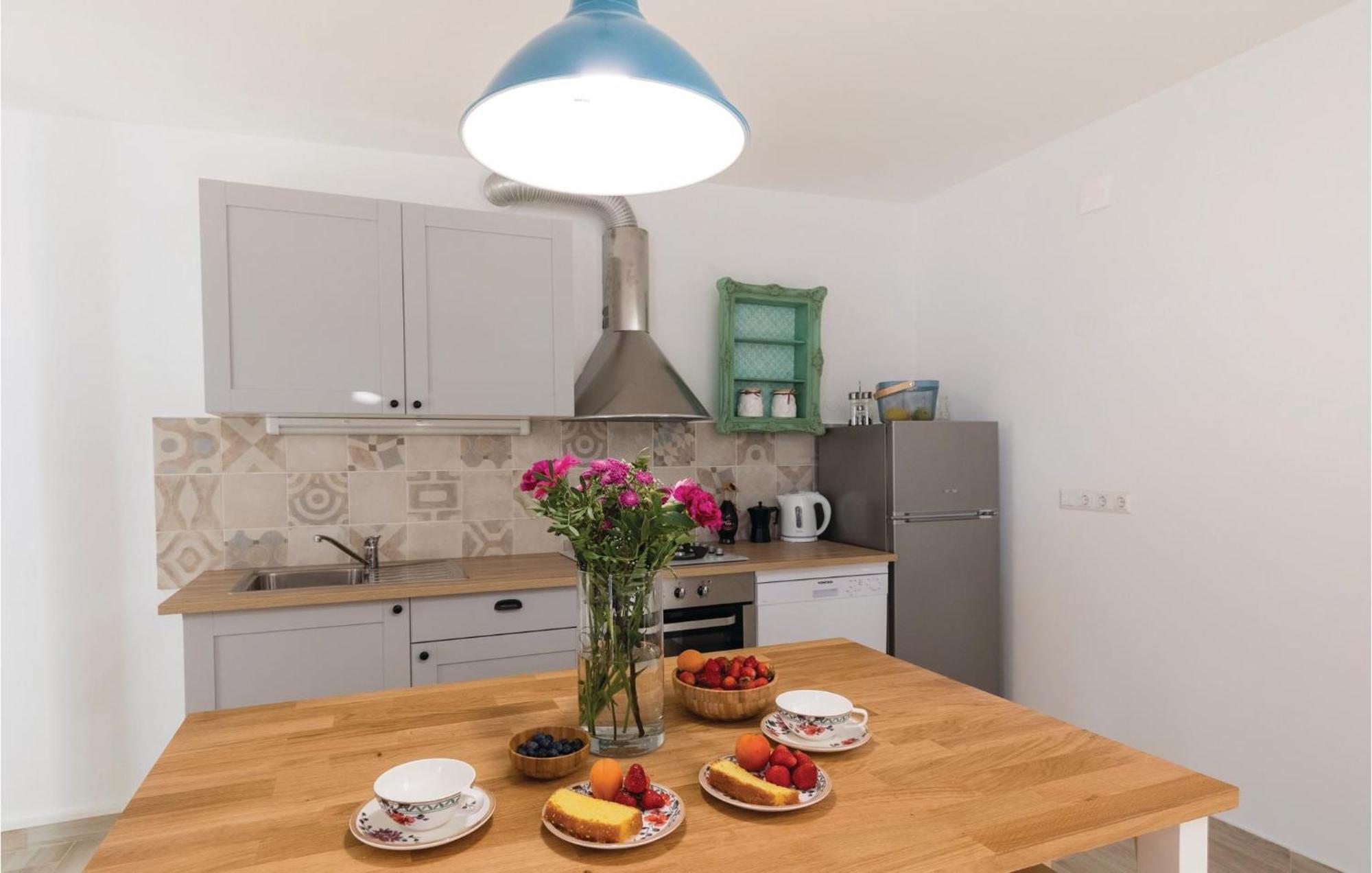 Awesome Apartment In Blace With House Sea View Eksteriør bilde