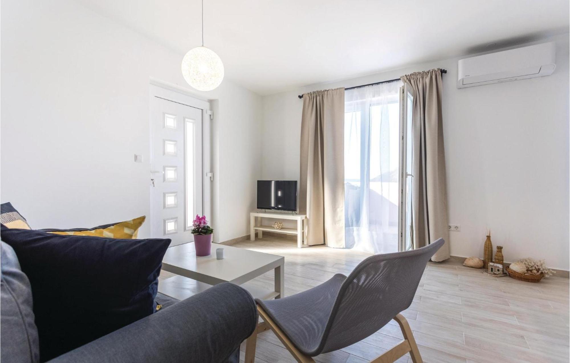 Awesome Apartment In Blace With House Sea View Eksteriør bilde