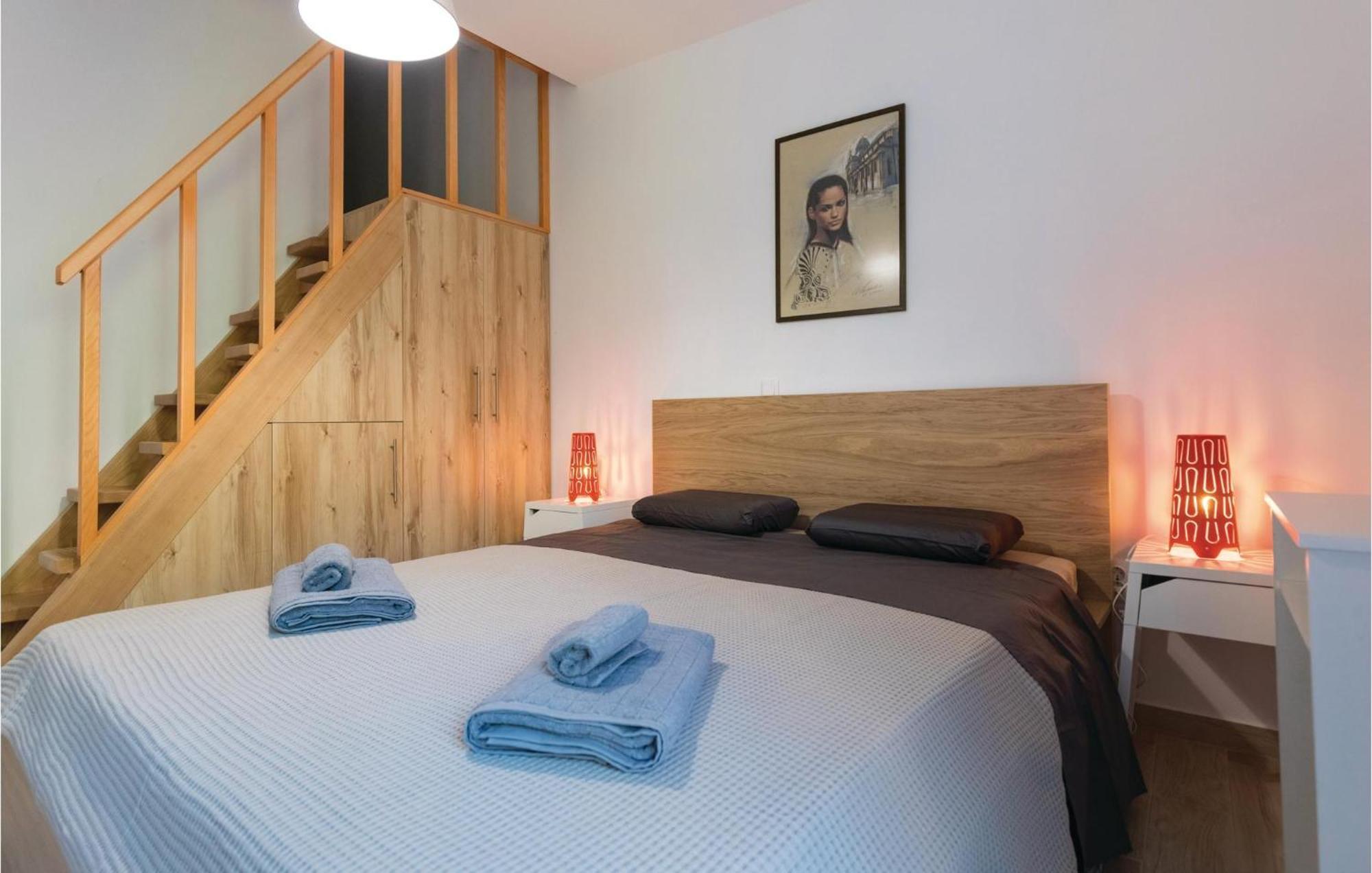 Awesome Apartment In Blace With House Sea View Eksteriør bilde