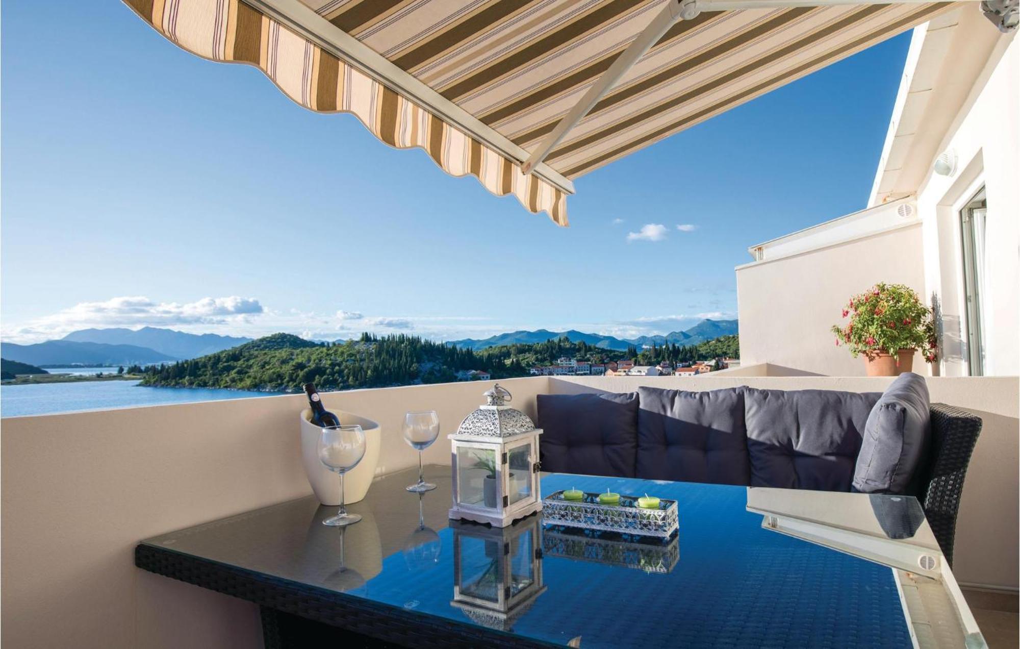 Awesome Apartment In Blace With House Sea View Eksteriør bilde